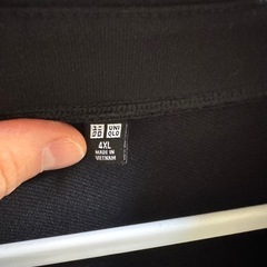 UNIQLOメンズカーディガン ブラック 4XLの画像