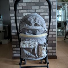 犬のベビーカーの画像