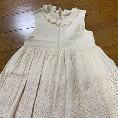 Nora Leeのドレス
の画像