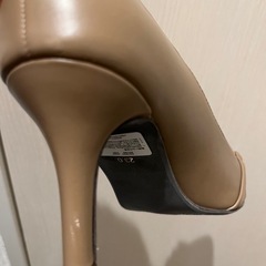 【RANDA ヒール23.0cm】1箇所傷ありの画像