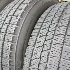 ヤリス用 BSスタッドレスVRX2 175/70R14 2020年製 純正スチールホイール＆キャップ付き 中古4本セットの画像