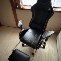 【返信待ち】PCチェア ゲーミングチェア 椅子 オットマン付の画像