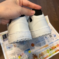 adidas ホワイト スニーカーレディース23cmの画像