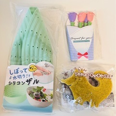 キッチン用品　台所用品　5点　ラップ　スポンジ　鍋敷き　食品クリップ　シリコンざるの画像