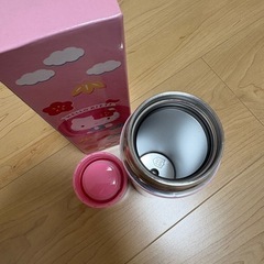 新品未使用　ハローキティ 330ml魔法瓶　ピンクの画像