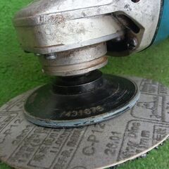 マキタ/makita 9533B ディスクグラインダー 100㎜ ①【野田愛宕店】【店頭取引限定】【中古】管理番号：ITZFG3NINI2Gの画像