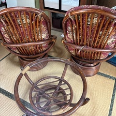 籐の椅子　テーブル　セットの画像