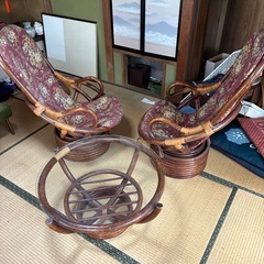 籐の椅子　テーブル　セットの画像