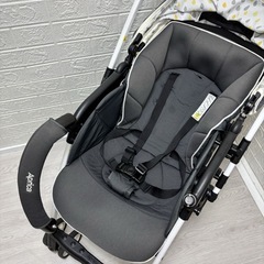 ［美品✨］ 手洗い清掃済 　超軽い 3.9kg Aprica カルーンエアー AB グレー　白フレーム　両対面　式　福岡　　　の画像