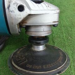 マキタ/makita 9533B ディスクグラインダー 100㎜ ②【野田愛宕店】【店頭取引限定】【中古】管理番号：ITIB3V6UR1D6の画像