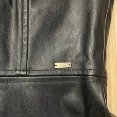 アルマーニエクスチェンジ　フェイクレザーワンピースの画像