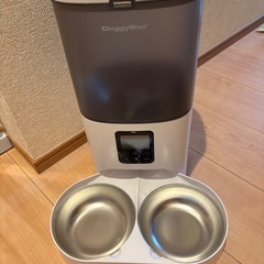 ドギーマン なかよく食べる自動給餌食器 ツインの画像