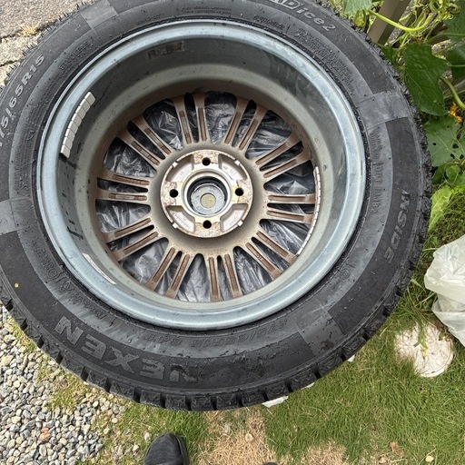 値下げ　アルミホイール付きスタッドレスタイヤ４穴175/65R15 