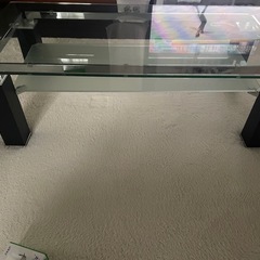 スタイリッシュ ガラスセンターテーブル ローテーブル 黒脚の画像