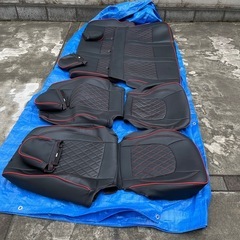 ハイエース　シートカバー
の画像