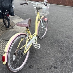 小学生女の子20インチ子供用自転車の画像