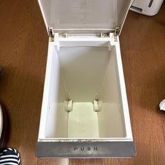 ゴミ箱(20リットル)の画像