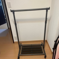 ハンガーラック2個　美品 の画像