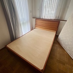 ダブルベッド&
マットレスの画像
