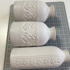 レースエンボス花器★3点セット★ホワイト★セラミックの画像