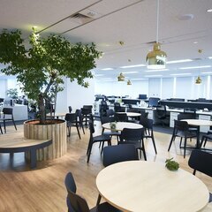 ＼面接1回のみ／1日6時間～OK！土日祝休み◎【業界No.1 LAVA】本部事務アルバイト募集！事務経験者歓迎｜駅直結◎の画像