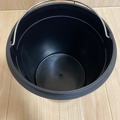 ペダル式ゴミ箱の画像