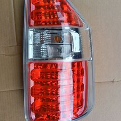 ノア７０系前期テールランプ左右　良品　バルブ付の画像