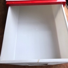 押入れ収納ケース　レッドの画像