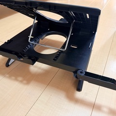 ノートパソコン用の台の画像