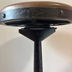 オシャレな椅子・イス（回転機能付き）の画像