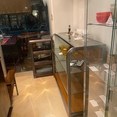 【早期引取限定SALE】ACME Furniture ヴィンテージ ガラスシェルフ ショーケース 陳列棚 店舗什器 ディスプレイ 飾り棚の画像