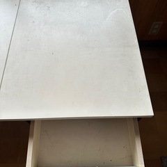 折りたたみ可動式テーブル
の画像