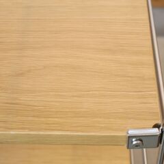 無印良品(MUJI)の人気のオーク材×ステンレス 5段ユニットシェルフです。スッキリとしたデザインはリビングの飾り棚や1ROOMなどの1人暮らしの方の本棚などにも最適なラックです。の画像