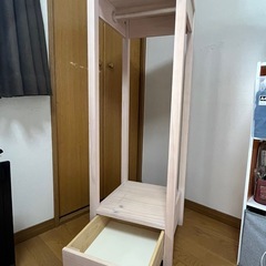 木製ハンガーラック引き出し付きの画像