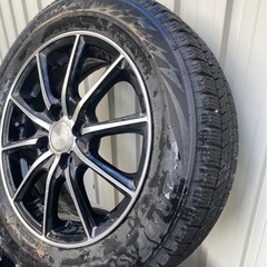 【お取引中】ホイル付きスタッドレスタイヤ175-65R15の画像