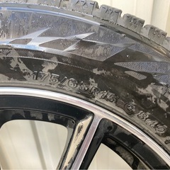 【お取引中】ホイル付きスタッドレスタイヤ175-65R15の画像