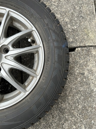 スタッドレスタイヤ　145/80r13