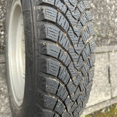 スタッドレスタイヤ　145/80r13の画像