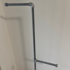 オシャレなハンガーラック（金属製）の画像
