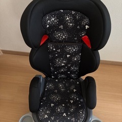 アップリカ　車用チャイルドシート　ディズニー柄の画像