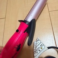 海外旅行でも利用可　ドライヤー（ヘアアイロンオマケ付かっこ）の画像