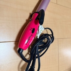 海外旅行でも利用可　ドライヤー（ヘアアイロンオマケ付かっこ）の画像