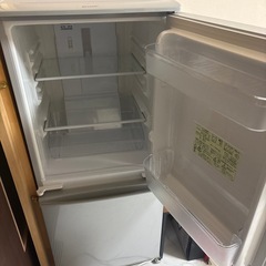 SHARP冷蔵庫の画像