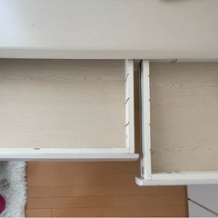 デスク、チェアーセットの画像