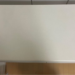 デスク、チェアーセットの画像