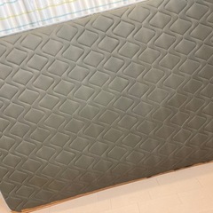 ダブルベッドの画像