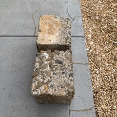 コンクリートブロックキューブ2個の画像