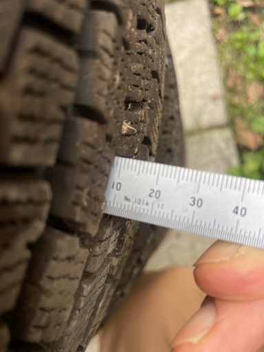 スタッドレスタイヤiceGUARD 145/80R12バリ溝ホイール付き