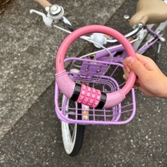 子供用　自転車　　ヘルメット　鍵セットの画像
