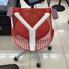 Herman Miller セイルチェア レッドの画像